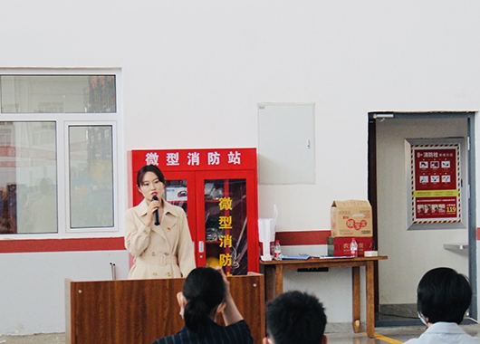 萬和項目管理公司劉亞茹同志代表玉泉區(qū)非公經(jīng)濟(jì)組織參加“時代青年說”主題分享會
